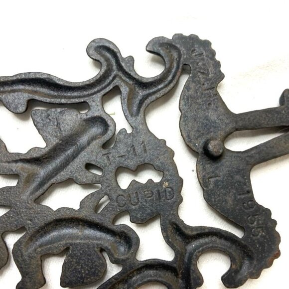 Vtg Cast Iron Trivet Wall Decor John Zimmerman Harner JZH Cupid Cherubs Black - Picture 7 of 7